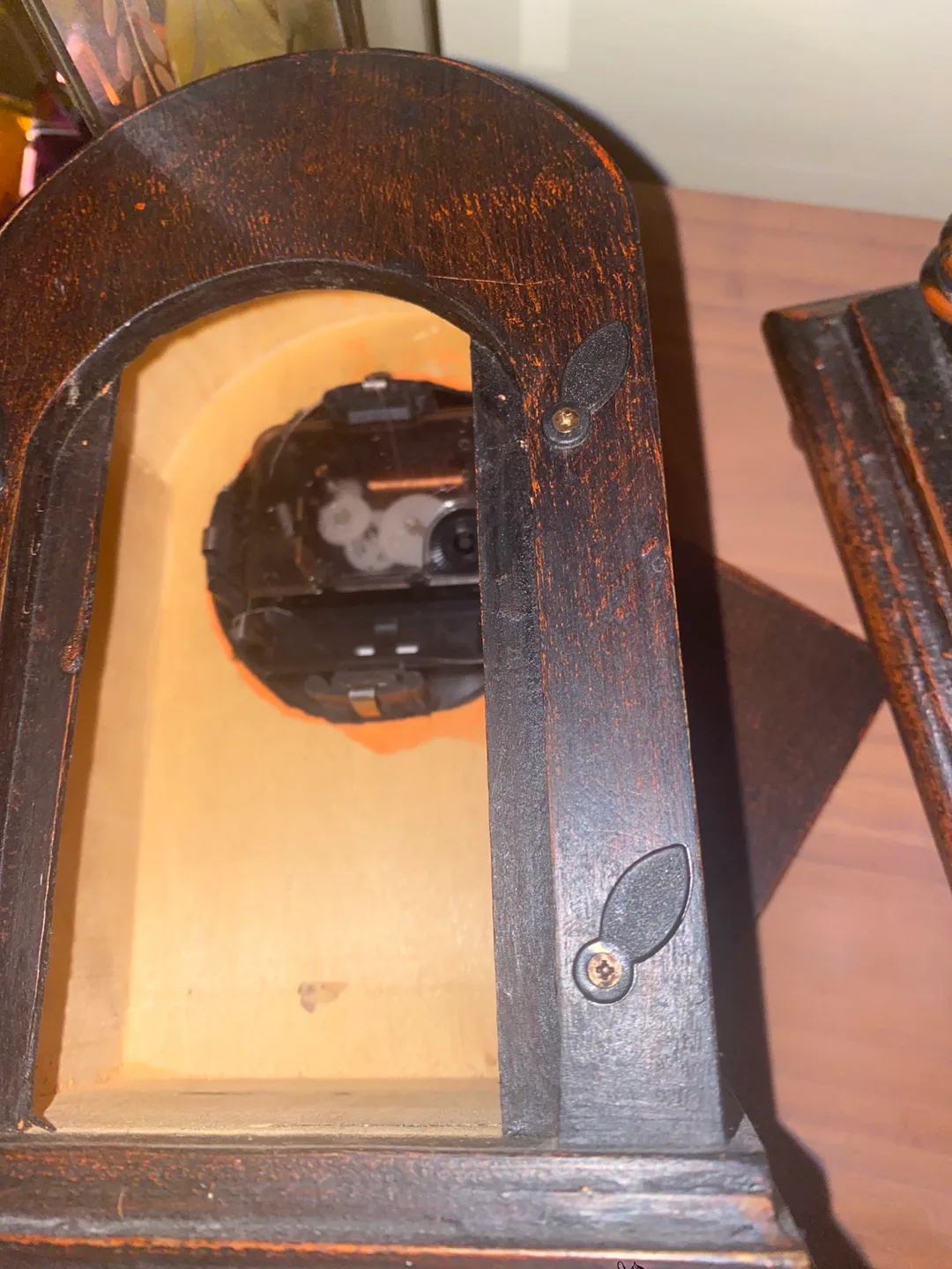 Vintage looking battery clocks image indicator(2)