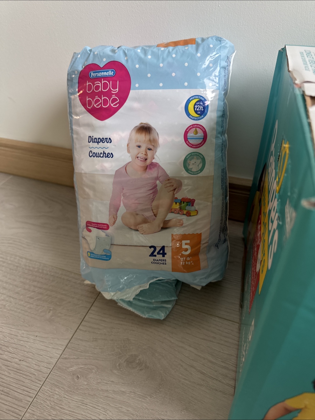 Pampers Swaddlers Size 5 Diapers (52 count) - photo 3