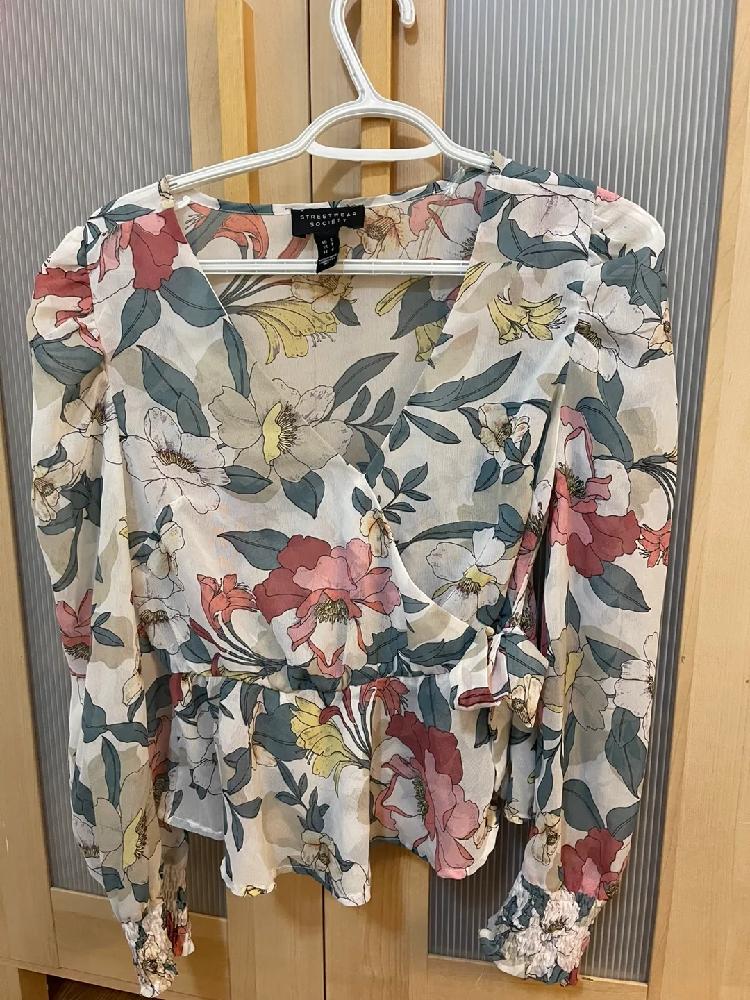 Streetwear Society Floral Blouse - Size S thumbnail