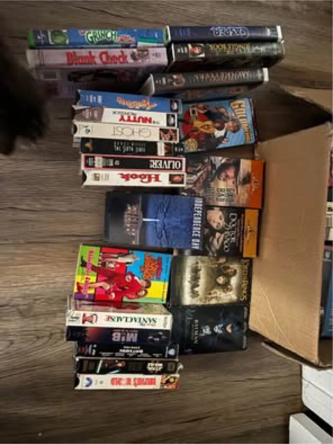 VHS Tapes - Lot of Assorted Movies image indicator(2)