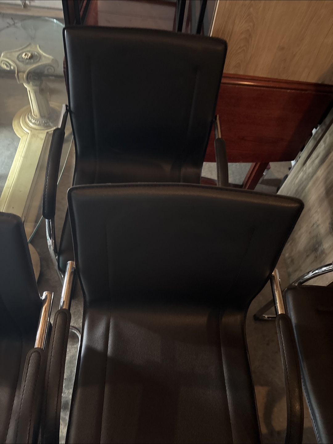 6 Carnegy  Black leather office chairs - photo 4