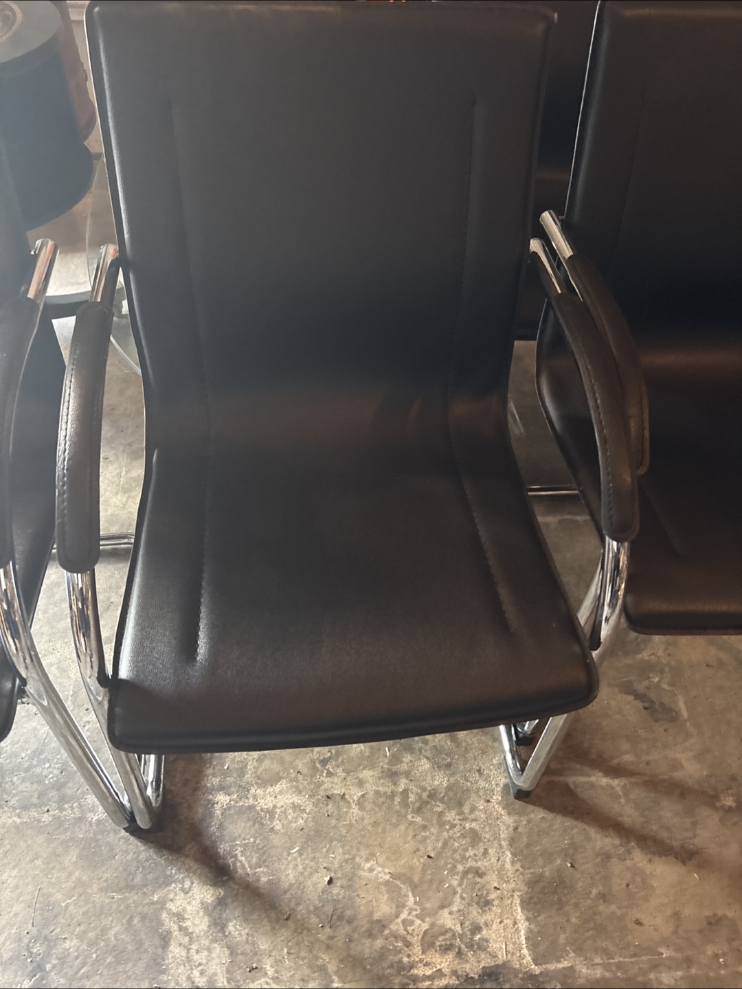 6 Carnegy  Black leather office chairs - photo 3