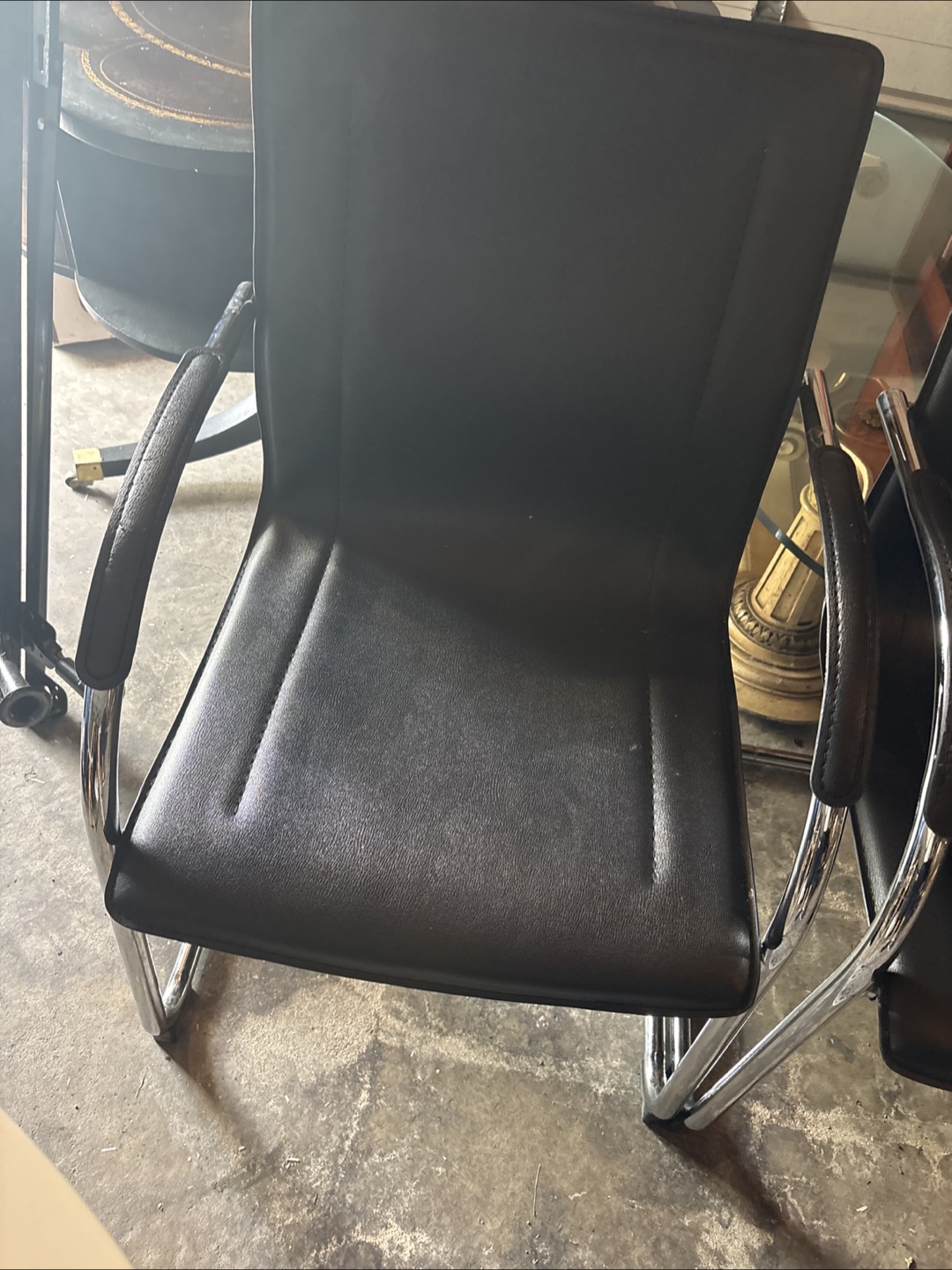 6 Carnegy  Black leather office chairs - photo 2