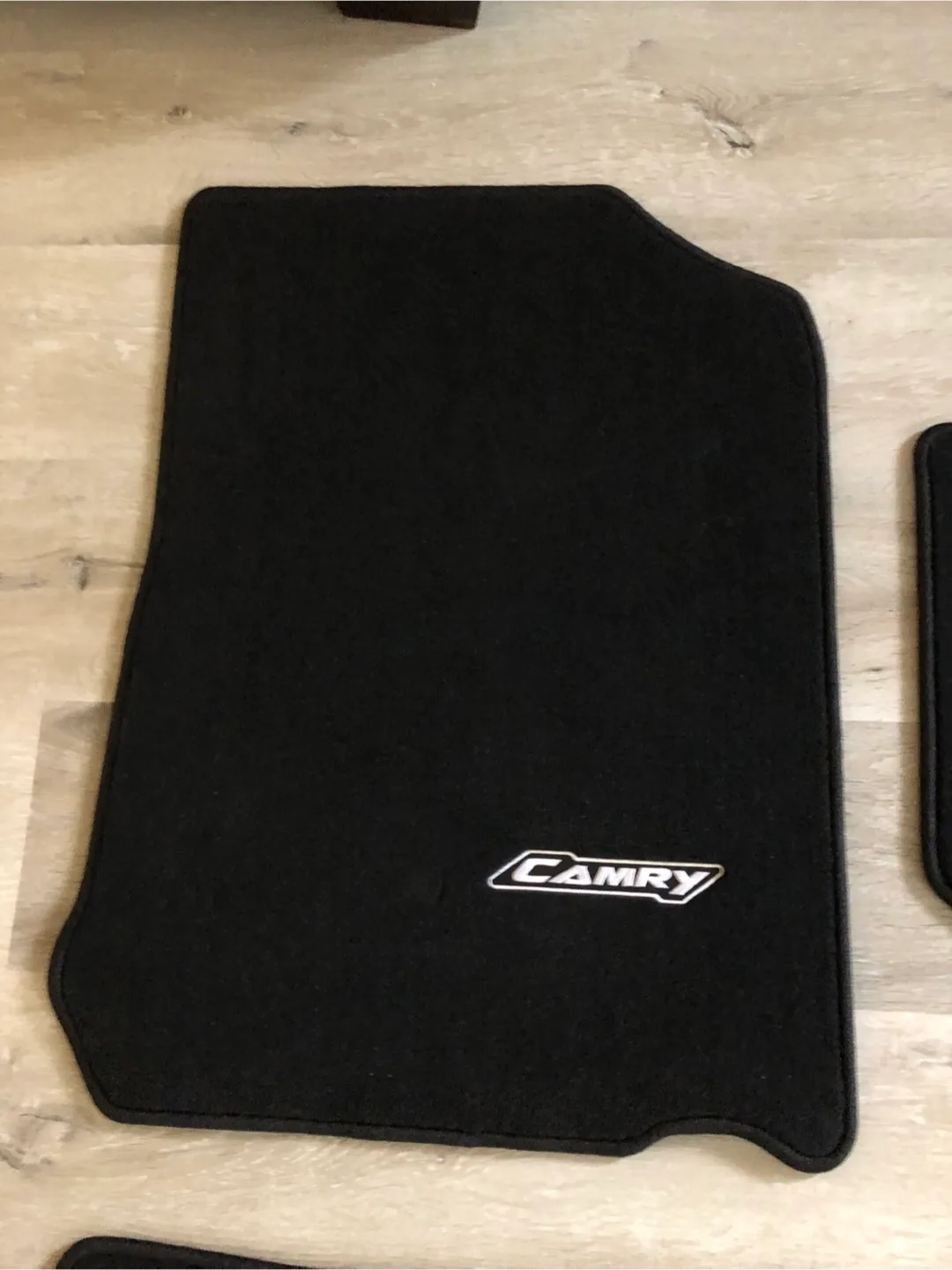 NEW Set Of  Genuine Toyota Camry Floor Mats image indicator(3)