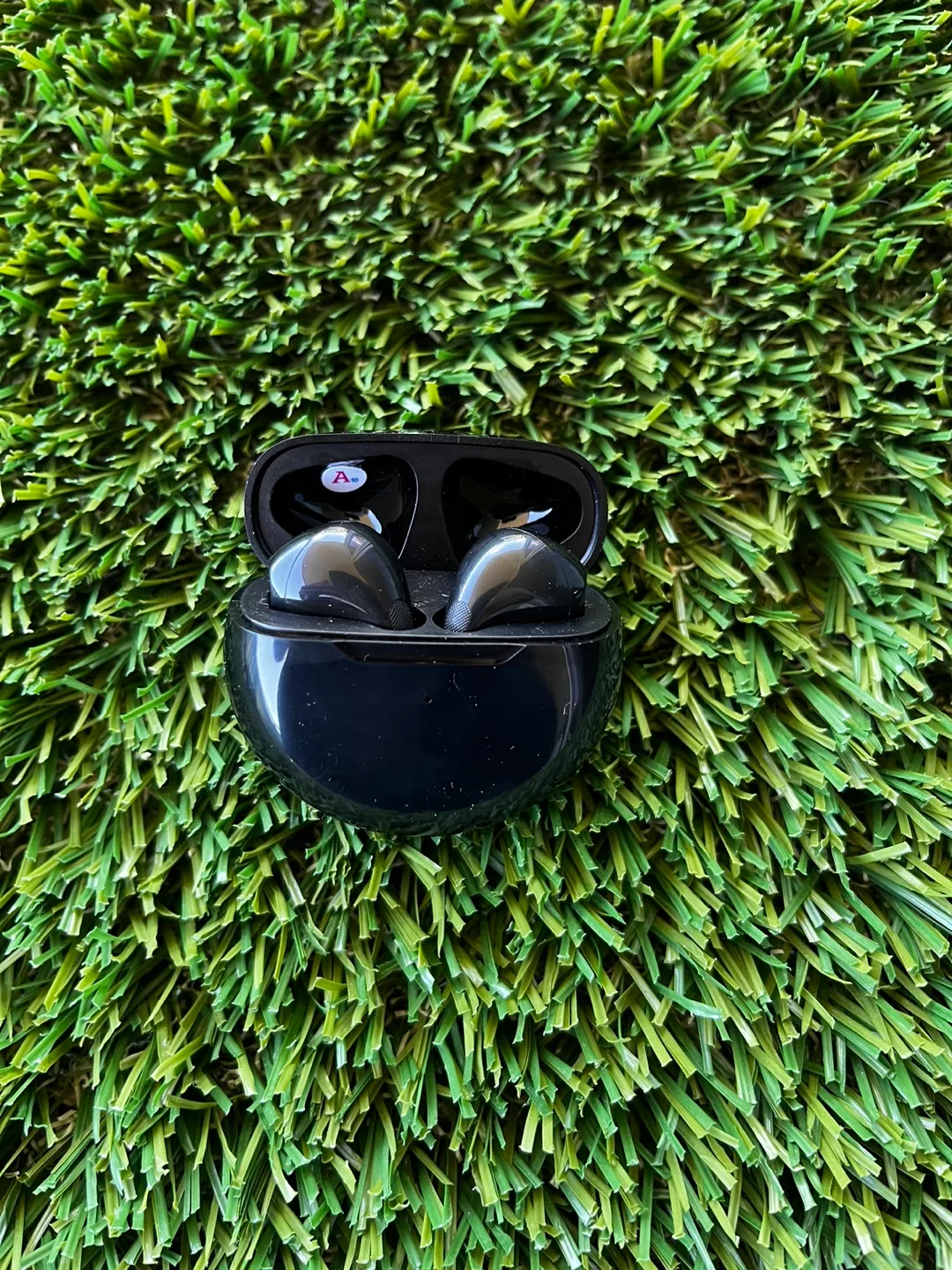 Black Wireless Earbuds thumbnail