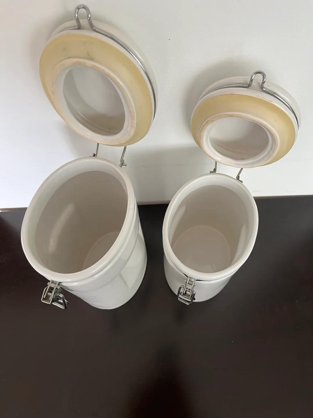 Set of 2 White Ceramic Kitchen Canisters image indicator(6)