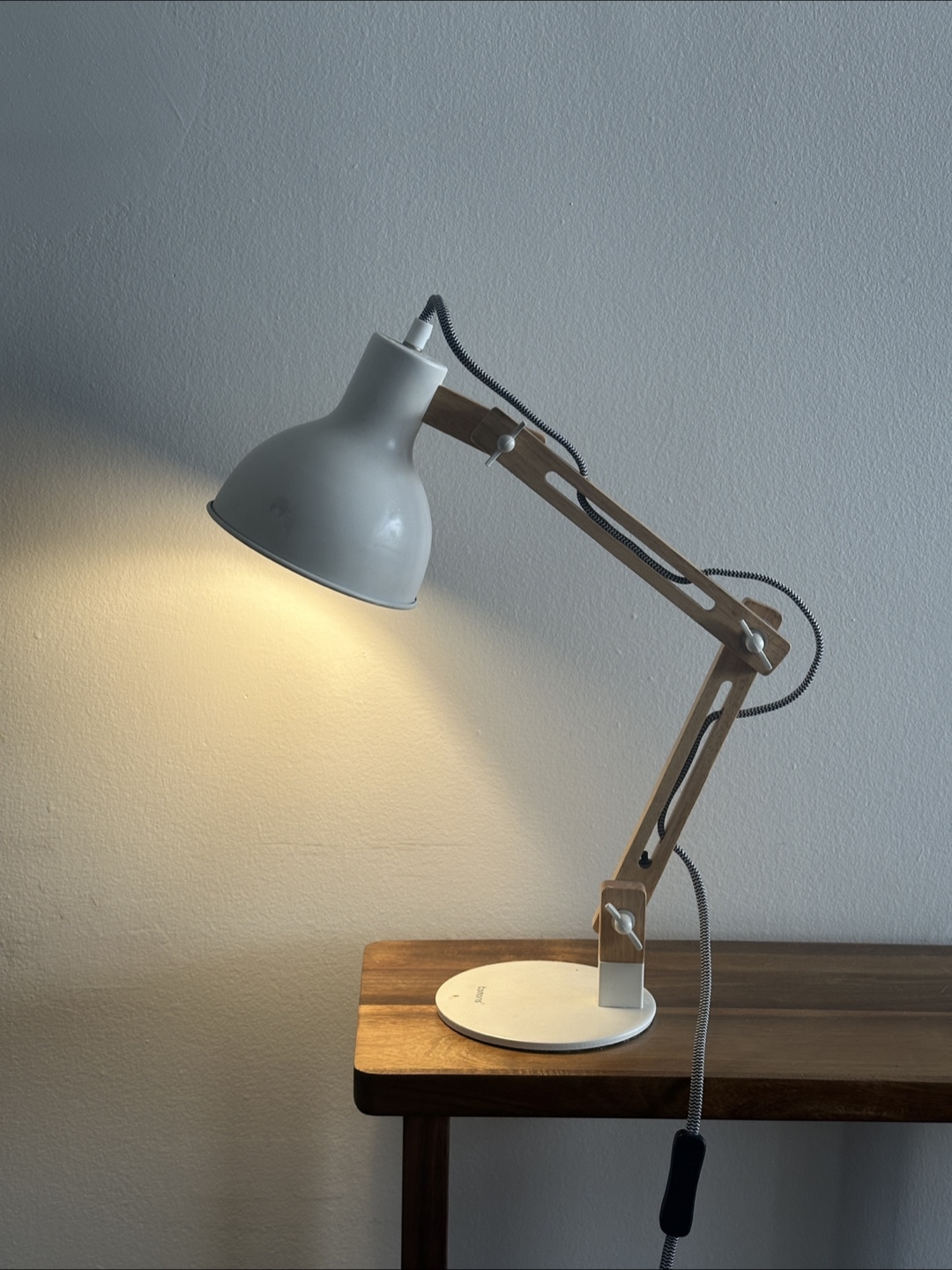 White Desk Lamp - photo 2