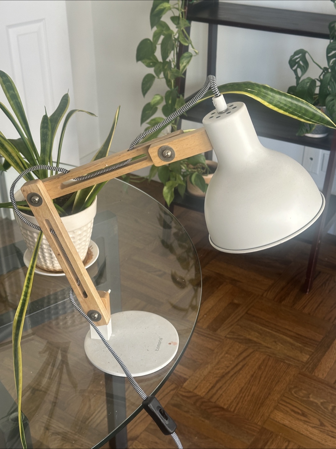 White Desk Lamp - photo 3
