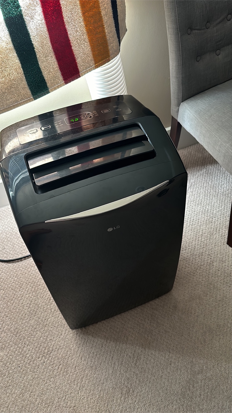 LG 12,000 BTU Portable Air Conditioner - photo 2