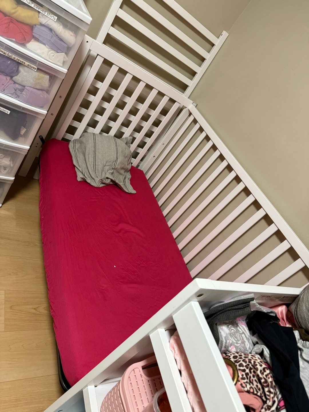 Convertible Crib and Changer Combo - photo 2