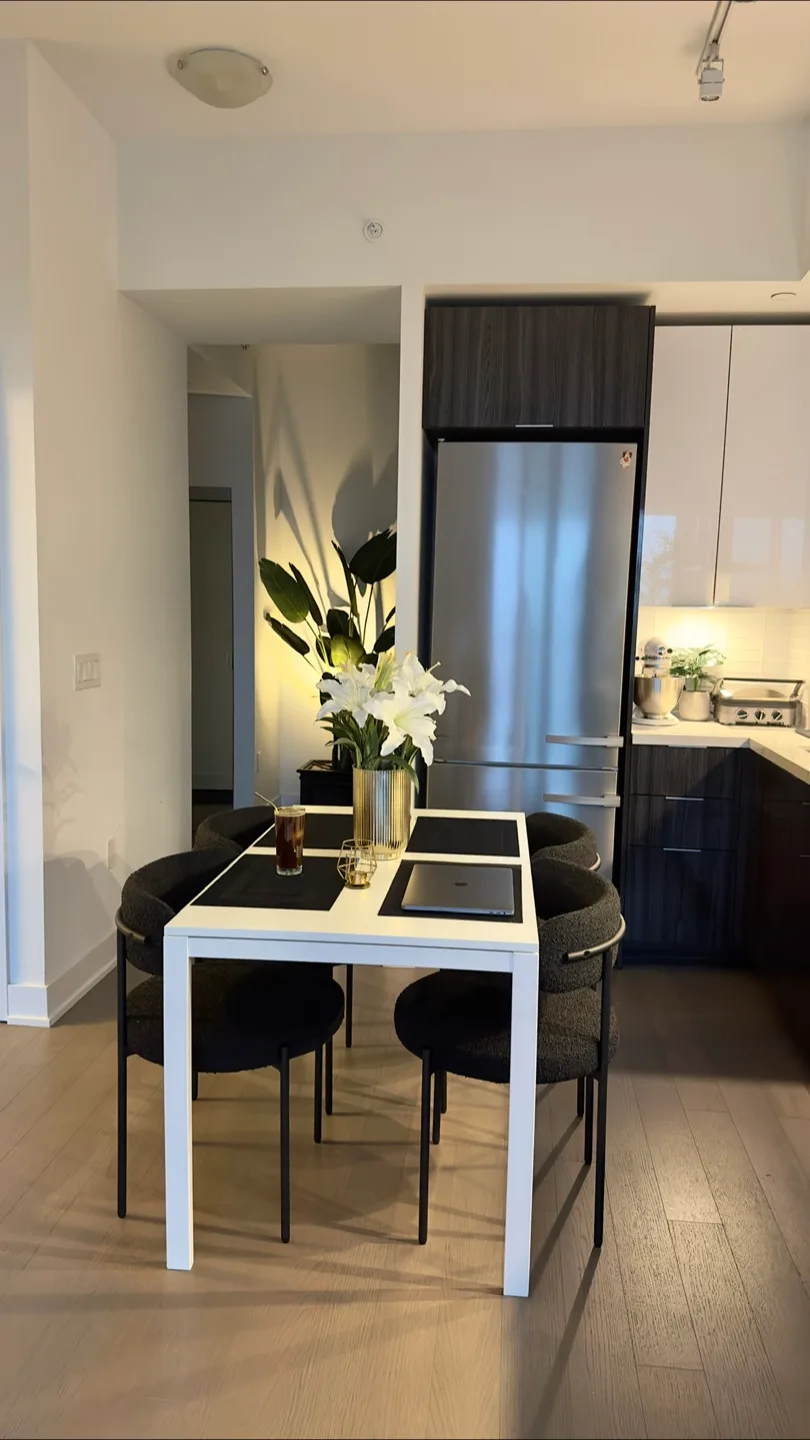 White Dining Table image indicator(4)