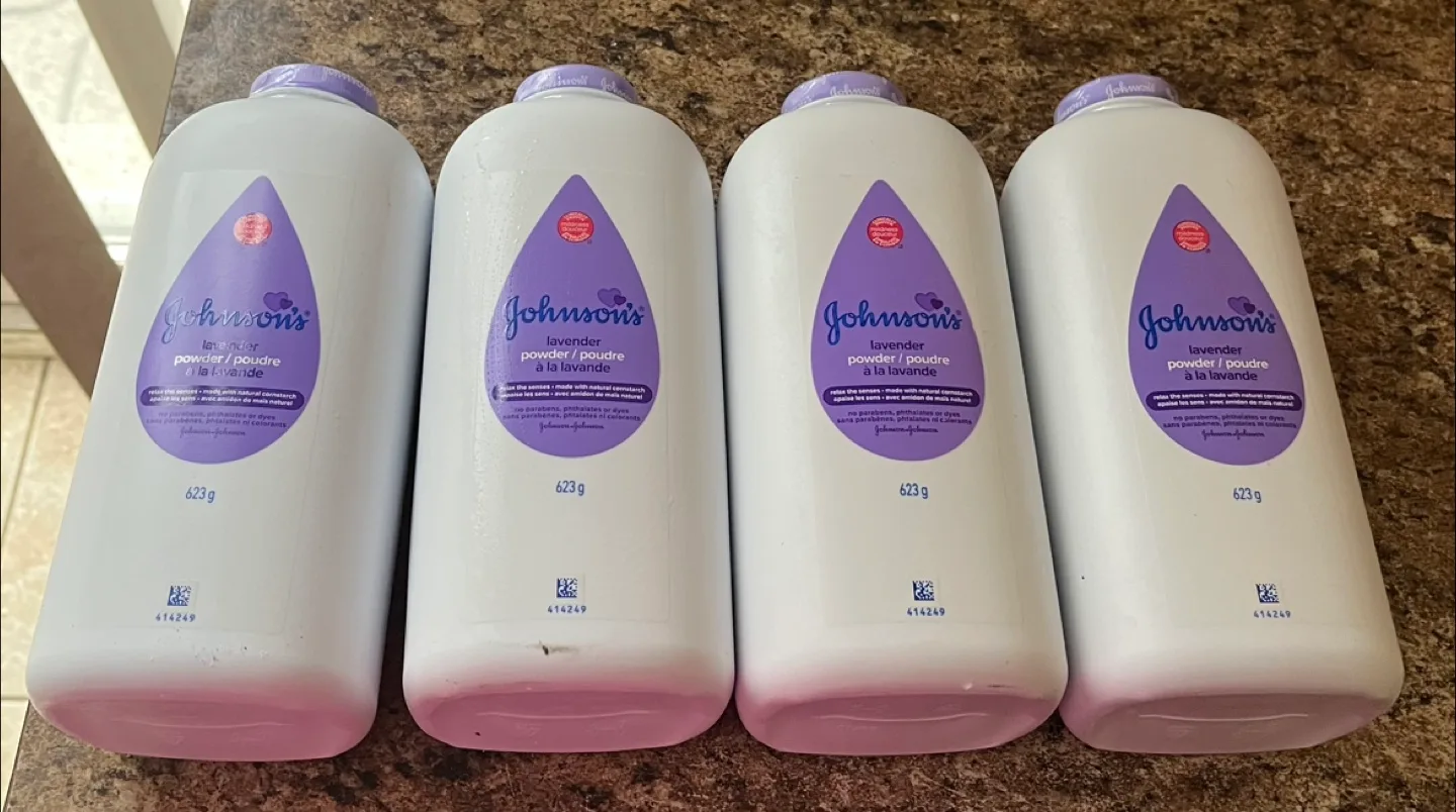 Johnson's Lavender Powder 623g thumbnail
