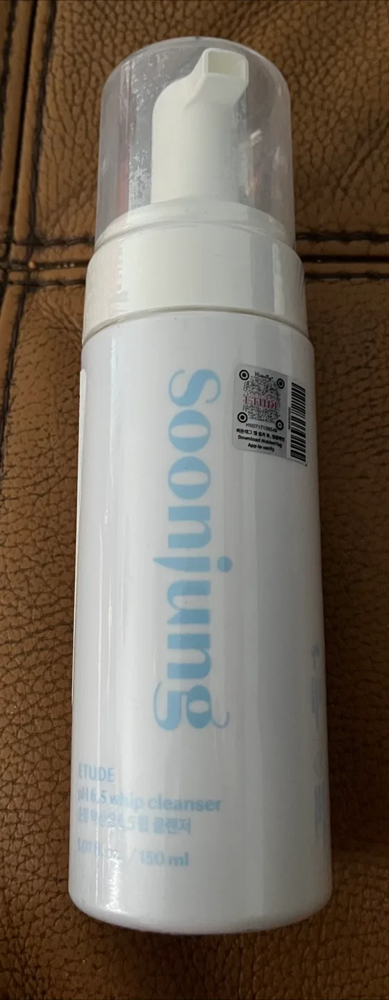 Etude House Soon Jung pH 6.5 Whip Cleanser thumbnail