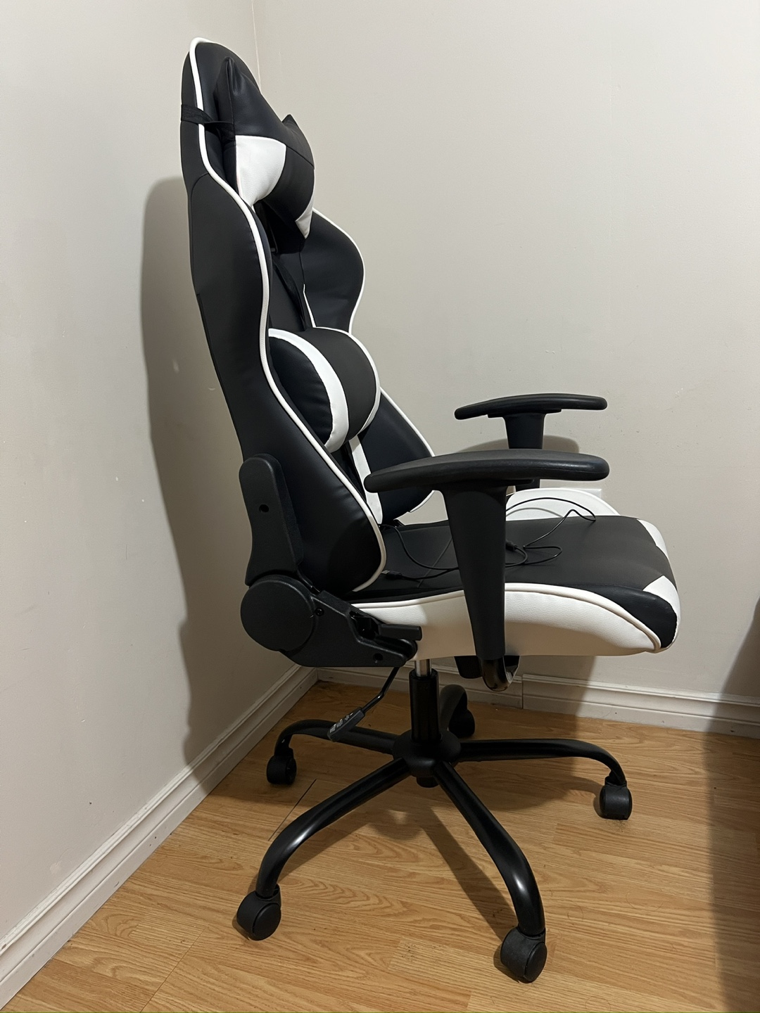 Black and White Gaming Chair - photo 4