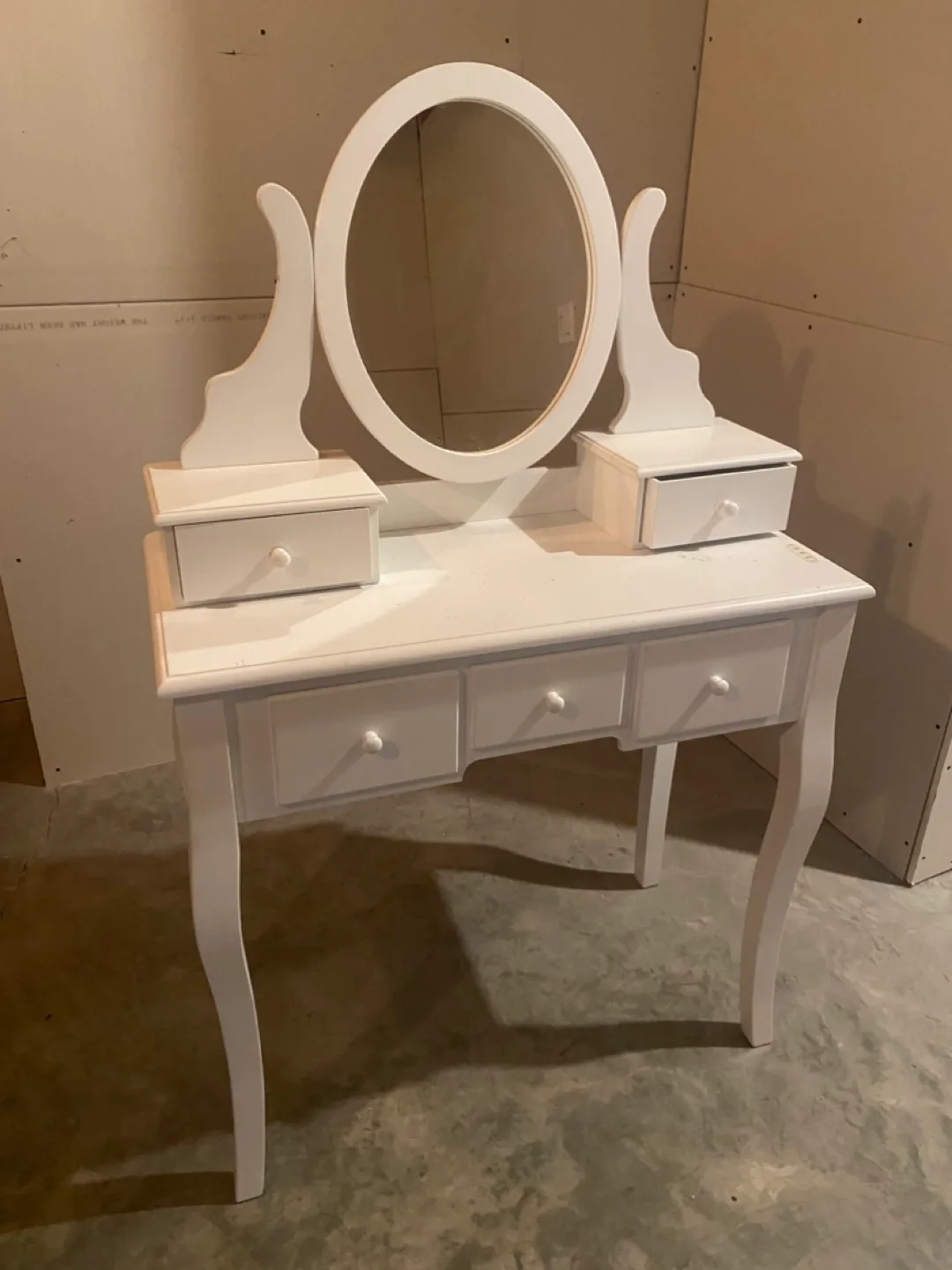 White Vanity Table with Mirror thumbnail