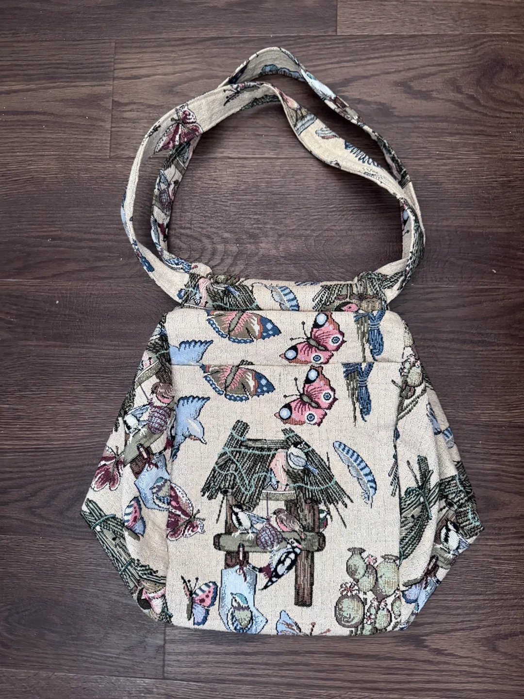 Tapestry Butterfly Bag image indicator(2)