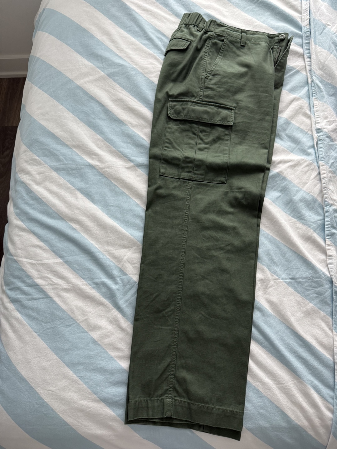 Uniqlo Olive Green Cargo Pants - Size XS