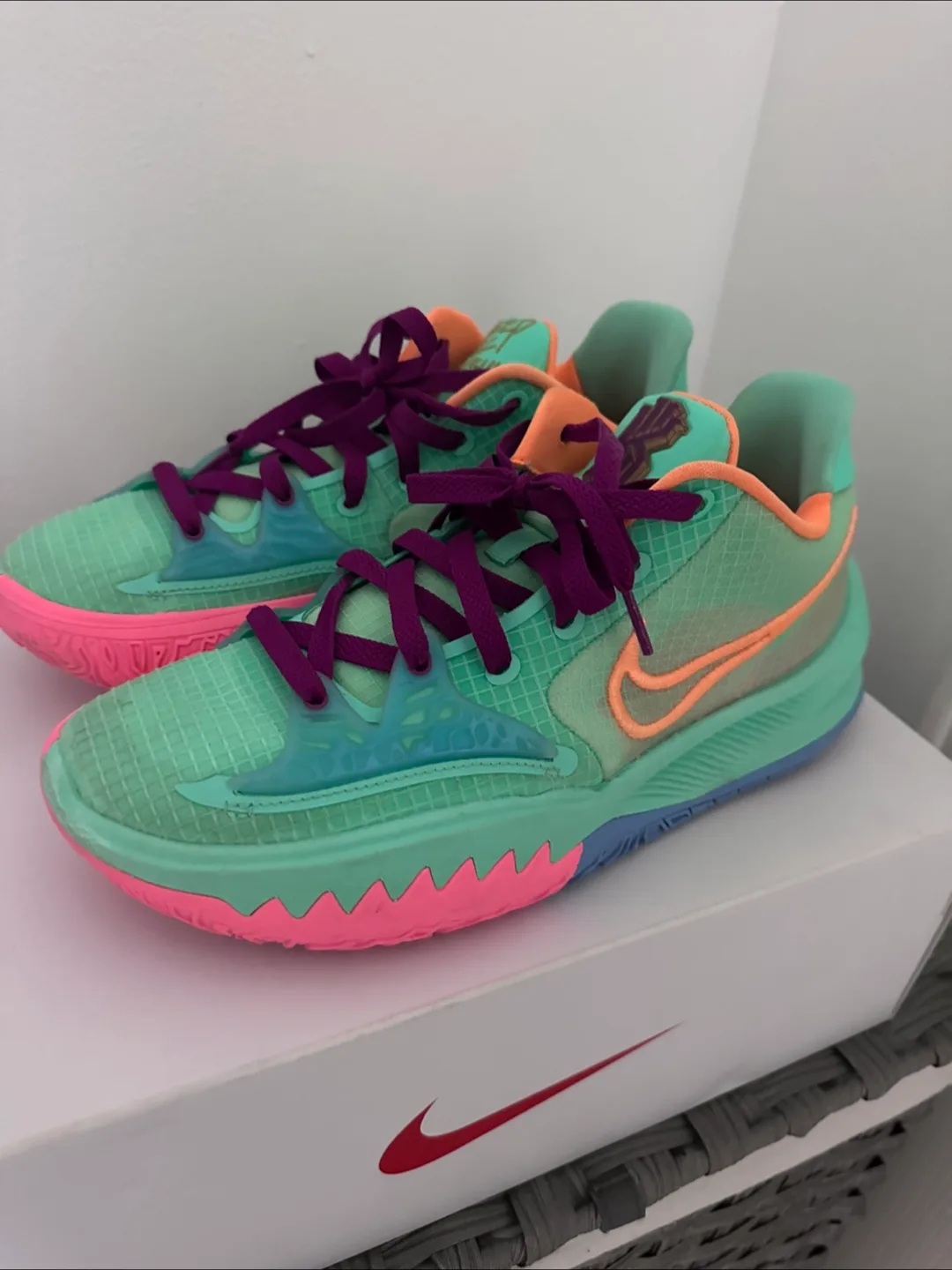 Nike Kyrie Low 4 Basketball Shoes image indicator(2)