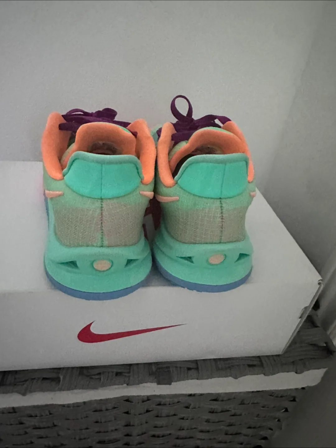 Nike Kyrie Low 4 Basketball Shoes image indicator(3)