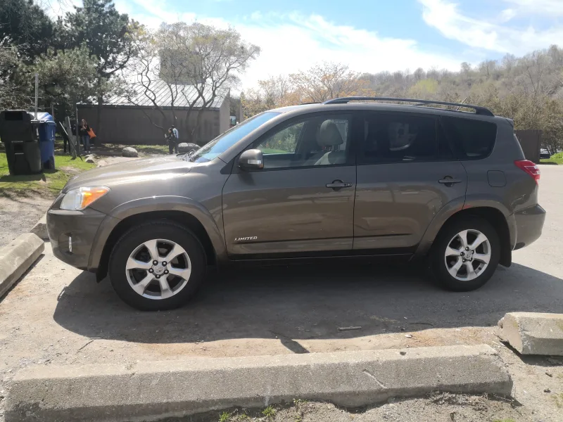 Toyota RAV4 SUV 2009 thumbnail