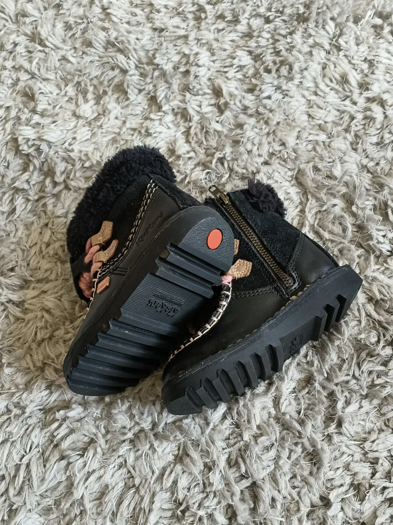 Kickers Black Boots with Faux Fur Trim image indicator(4)