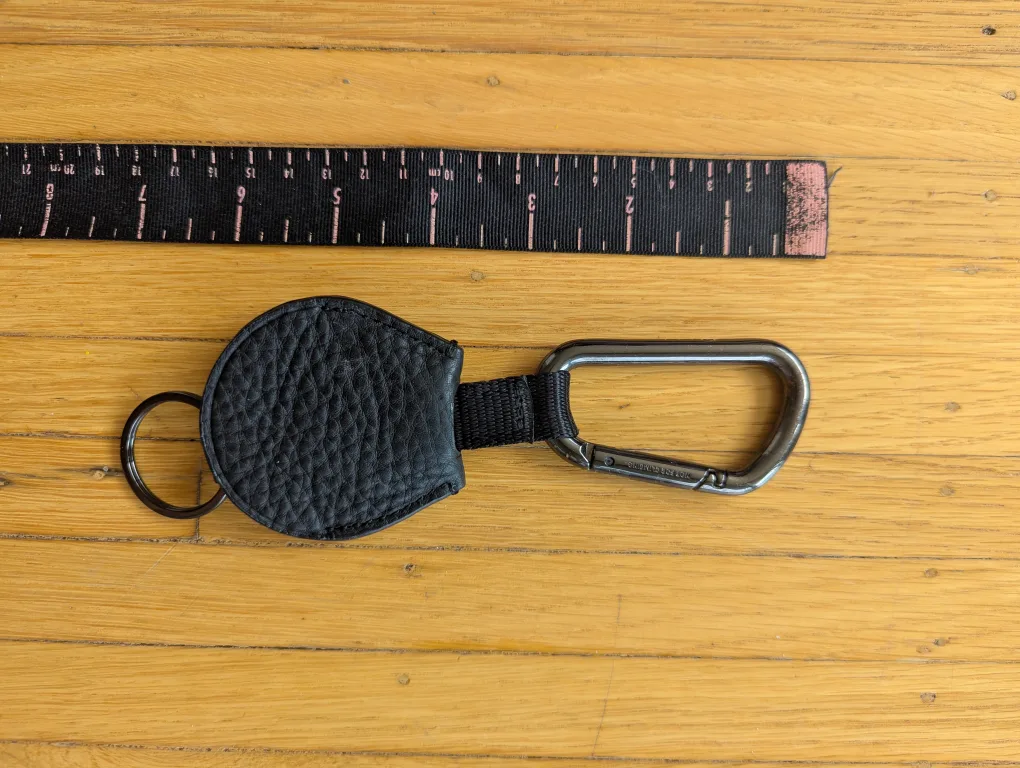 Black Lululemon Keychain Carabiner image indicator(3)