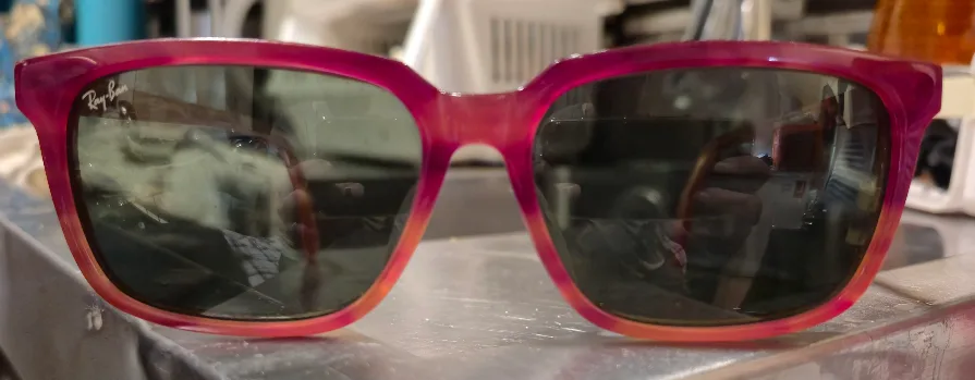 Woman's vintage ray ban  sunglasses style F image indicator(4)