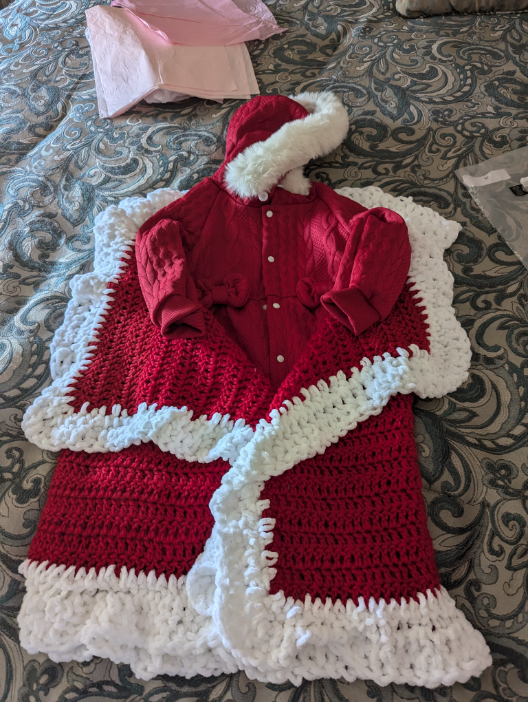 Handmade Baby Clothes & Blanket Set - photo 2