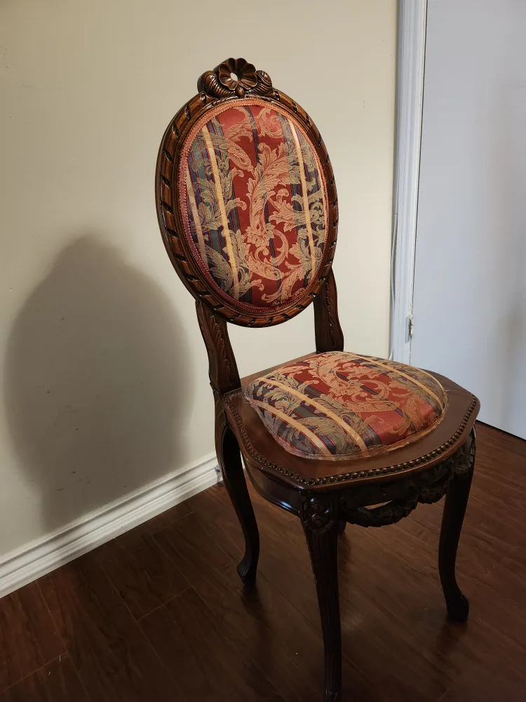 Vintage Desk and Chair Set image indicator(2)