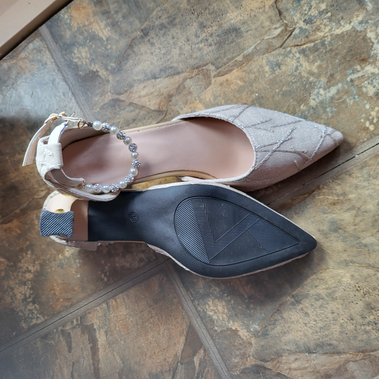 Women's Beige Heels, Size US 7.5 - photo 2