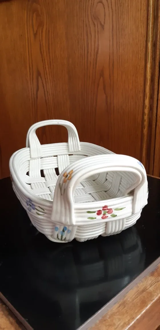 Ceramic Basket with Handles image indicator(2)