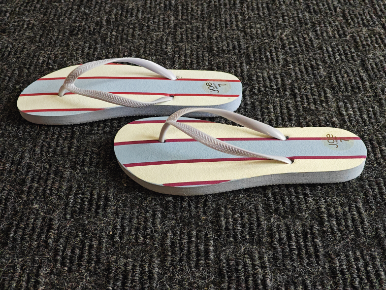 Joe Fresh Women Flip Flops Sandals / Slippers - Size 7 - photo 3
