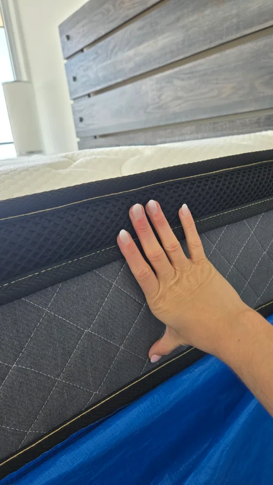 Queen Mattress + Slatted + (free) Bed frame image indicator(3)