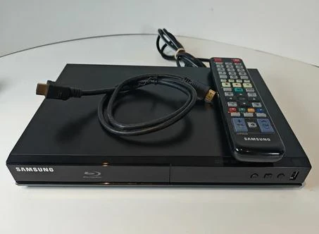 Samsung BD-J4500R Blu-Ray Player w/ Remote - photo 2