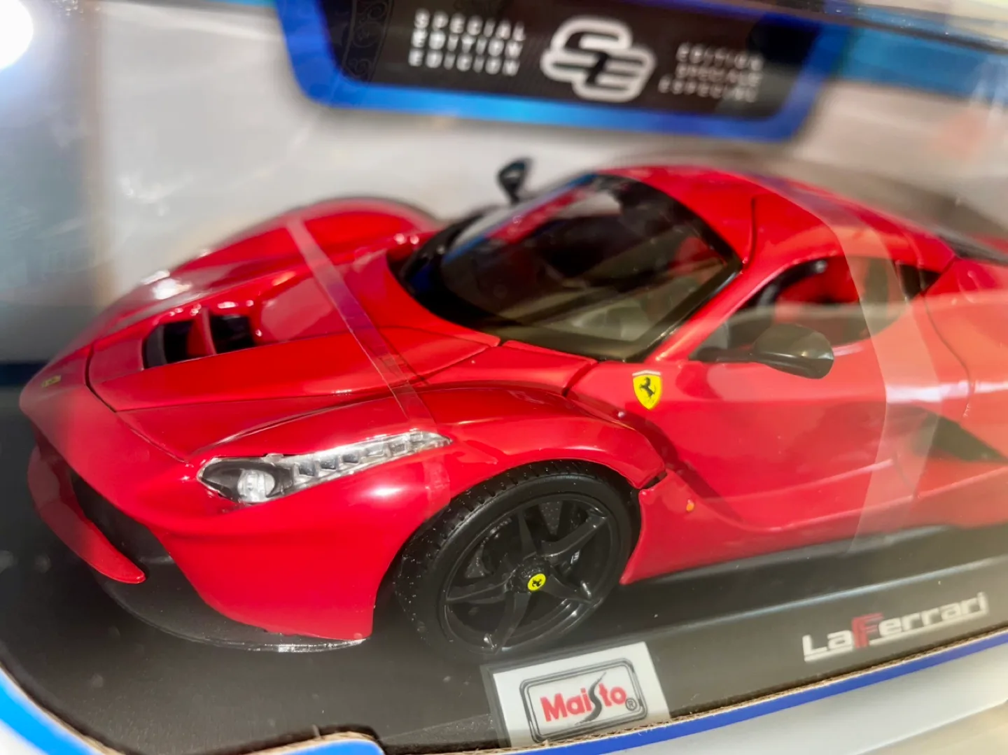 1:18 La Ferrari image indicator(2)