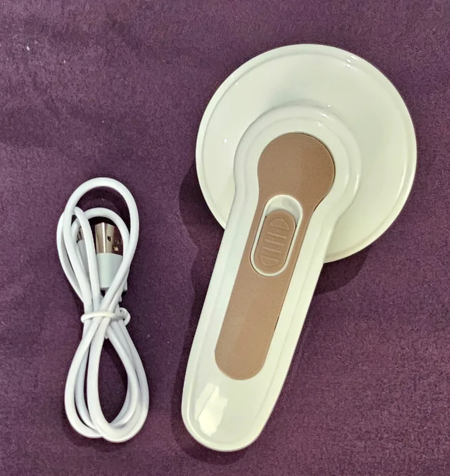 Lint Remover with USB cable thumbnail
