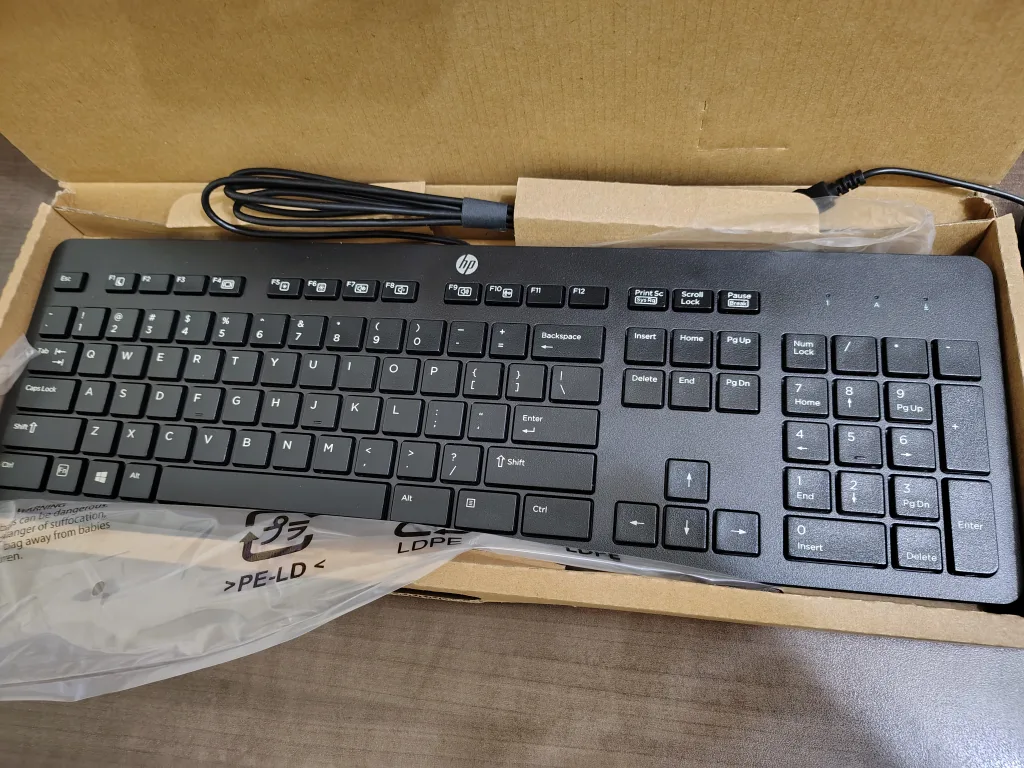 HP Slim Wired Computer Keyboard and HP Mouse - BRAND NEW image indicator(3)
