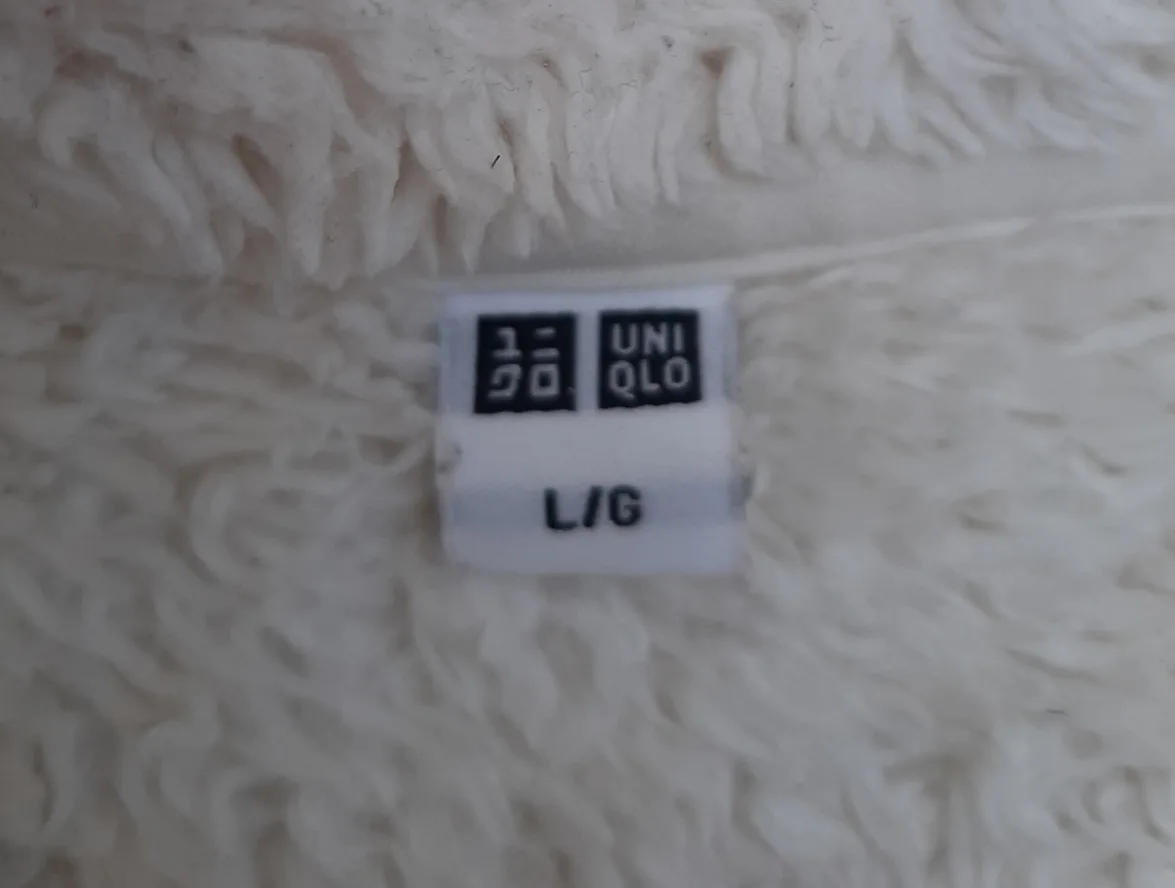 Uniqlo Fluffy Yarn Fleece Full-Zip Jacket, Size L image indicator(2)