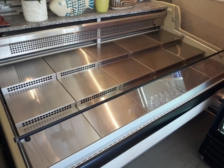 Igloo Refrigeration Display Unit image indicator(2)