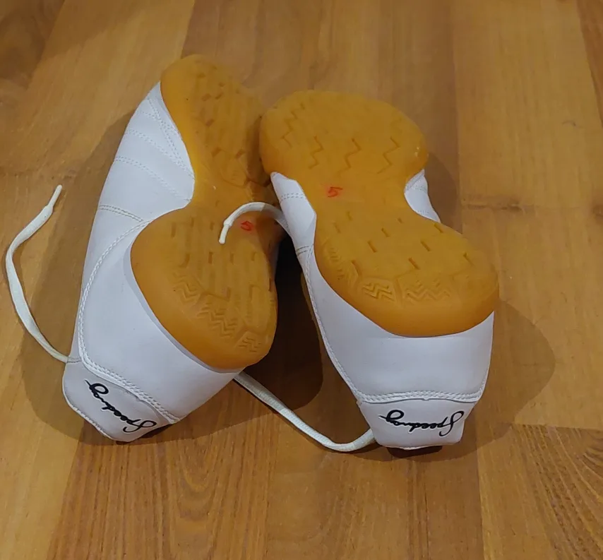 Speedy White Sneakers image indicator(3)