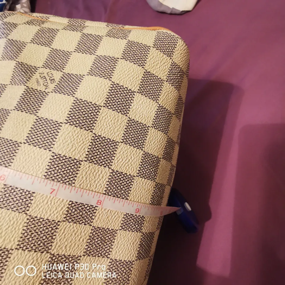 Louis Vuitton Checkered Handbag image indicator(7)
