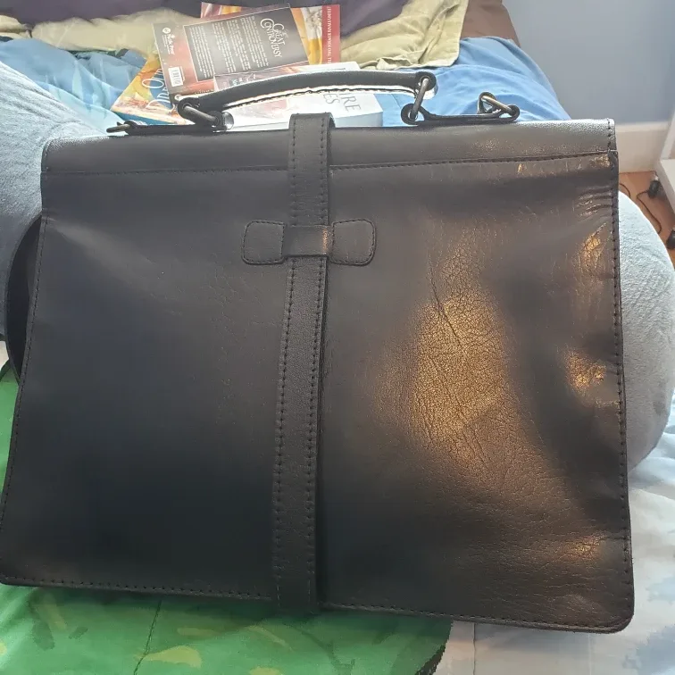 Black Leather Briefcase image indicator(3)