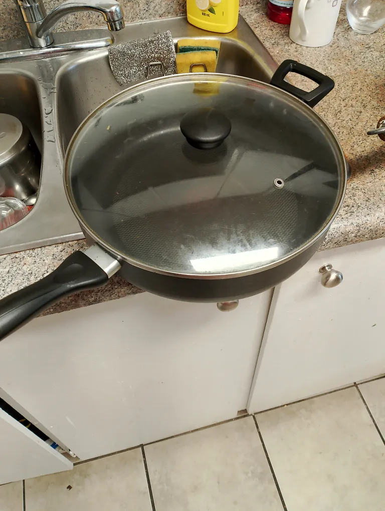 T-Fal Frying Pan with Lid image indicator(2)