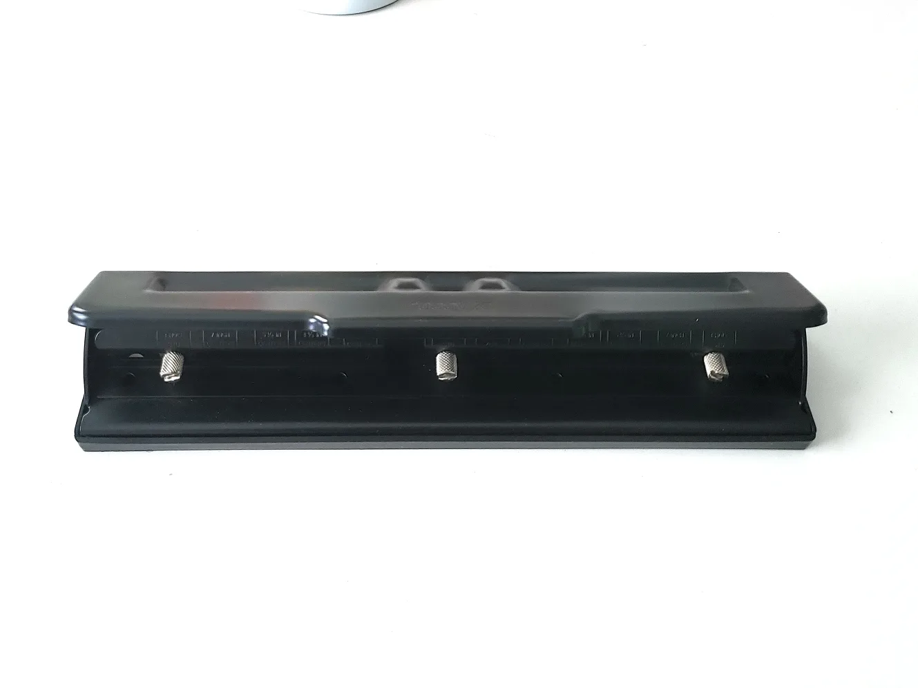 ACCO 2-3 Hole Paper Punch image indicator(5)