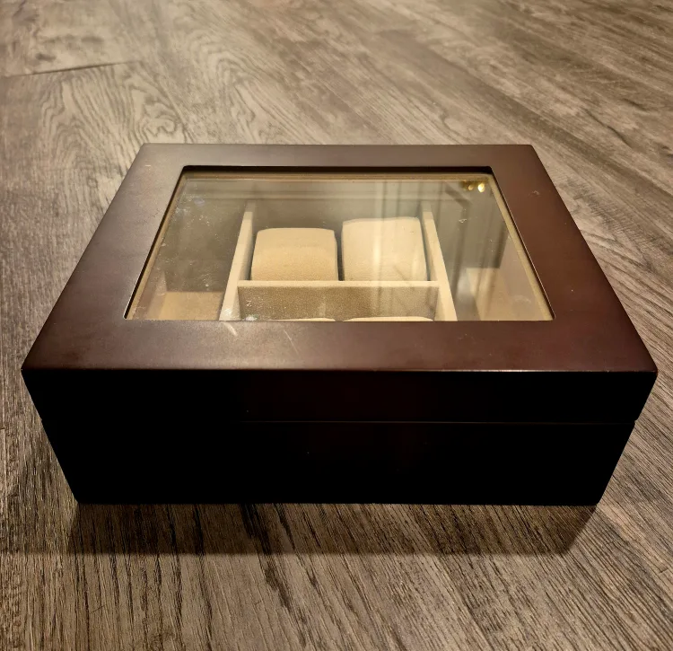 Wooden Watch Display Case image indicator(3)