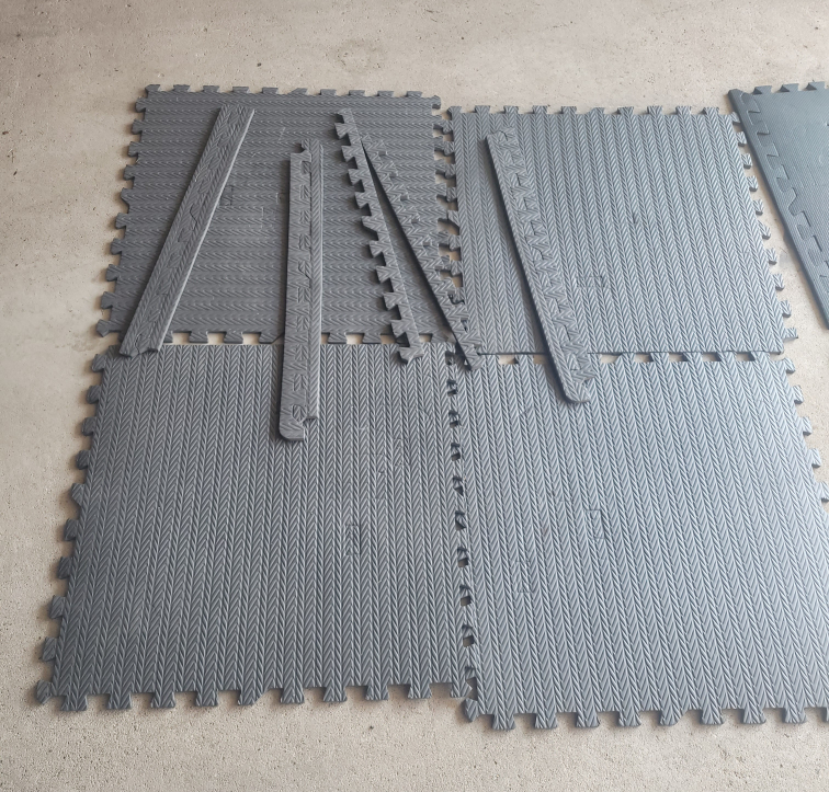 Grey Interlocking Foam Floor Mats - photo 4