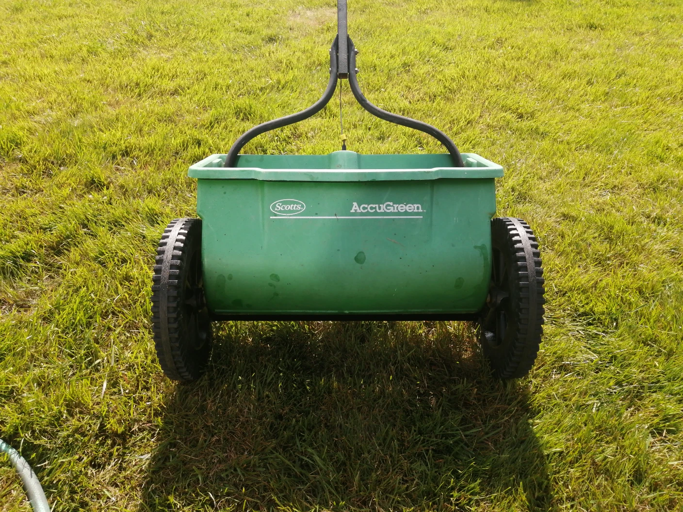 Scotts AccuGreen Spreader - photo 2
