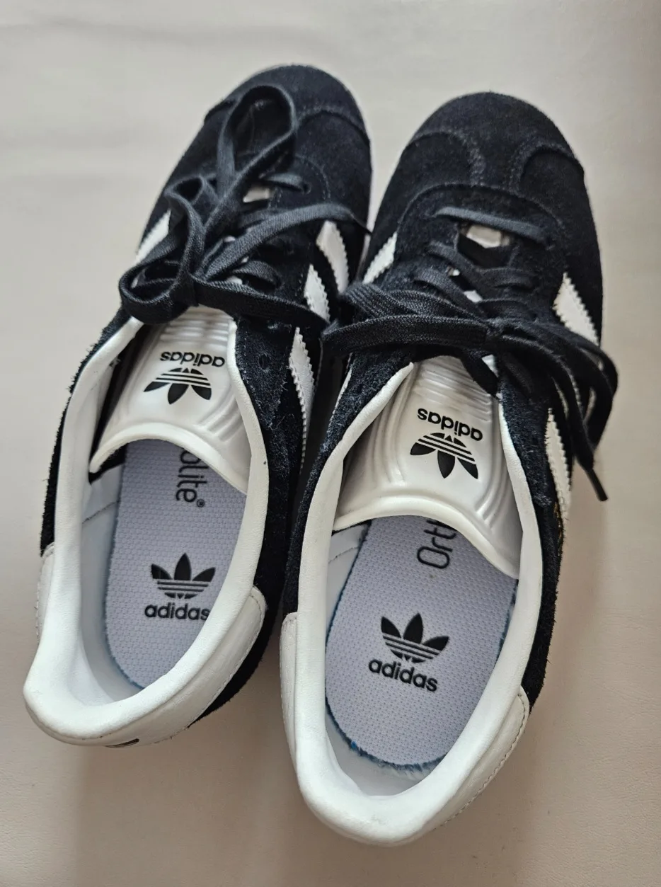 Adidas Gazelle Sneakers - Black & White image indicator(3)