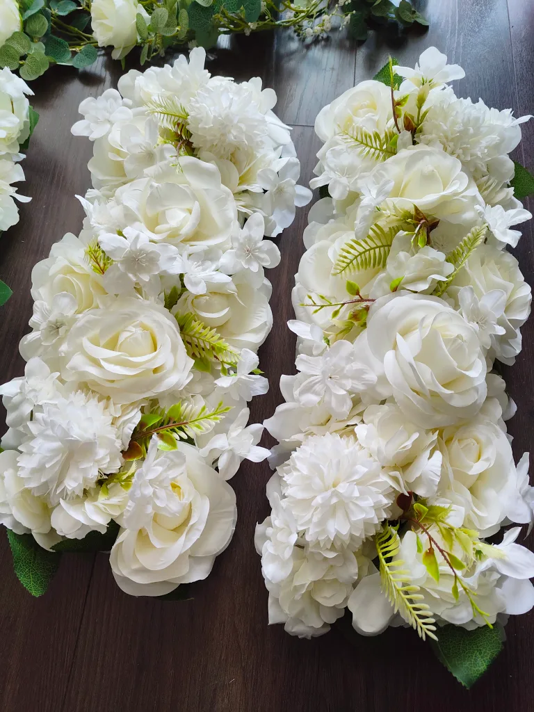 Florals for event decorations - White Flowers thumbnail