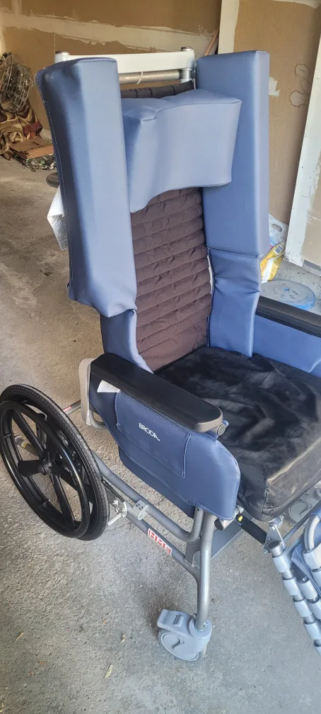 Broda elite chair 16x18.5 tilt with recliner 20" wheels thumbnail